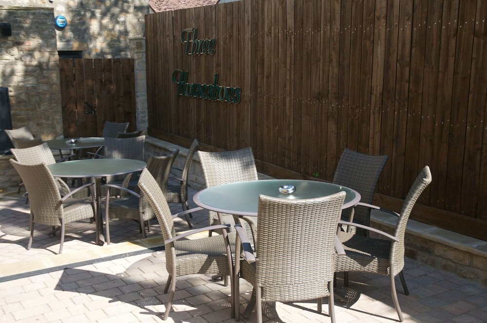 Фото The Three Horseshoes Hotel