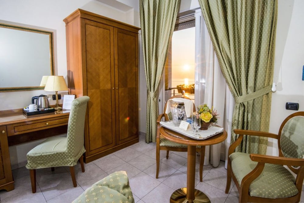 Фото Grand Hotel Victoria