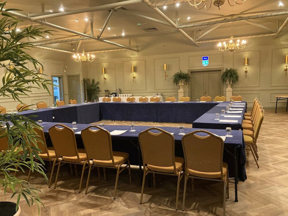 Фото Briar Court Hotel