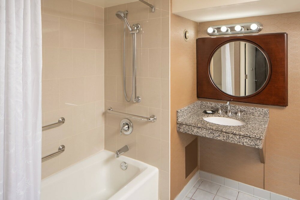 Фото Sheraton Tampa Brandon Hotel