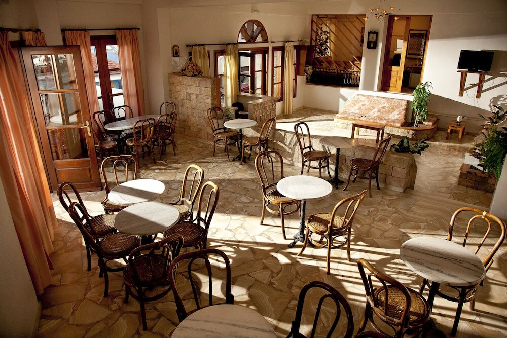 Фото Filoxenia Hotel