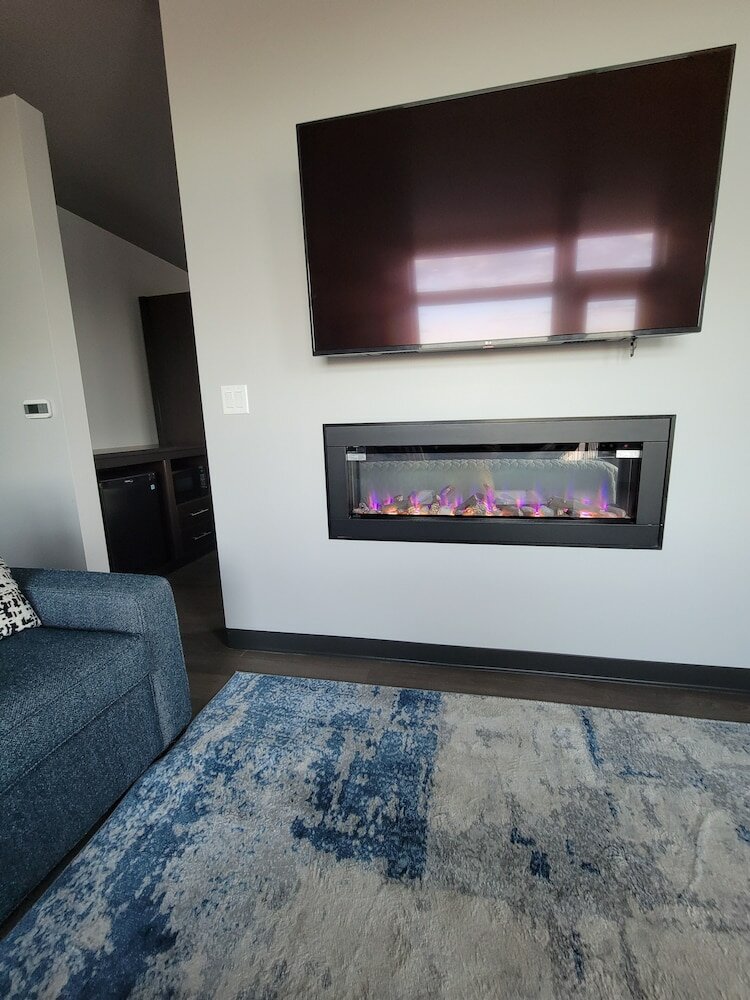 Фото Watershed Hotel