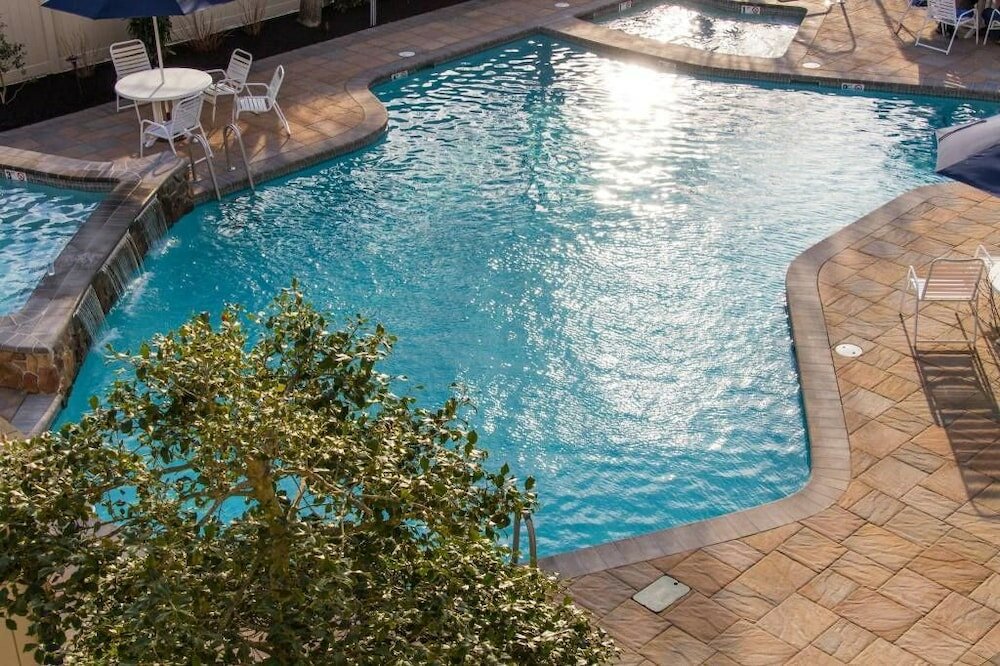 Фото Beachcomber Resort