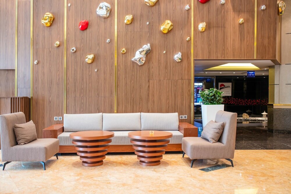 Фото Lake Side Hotel