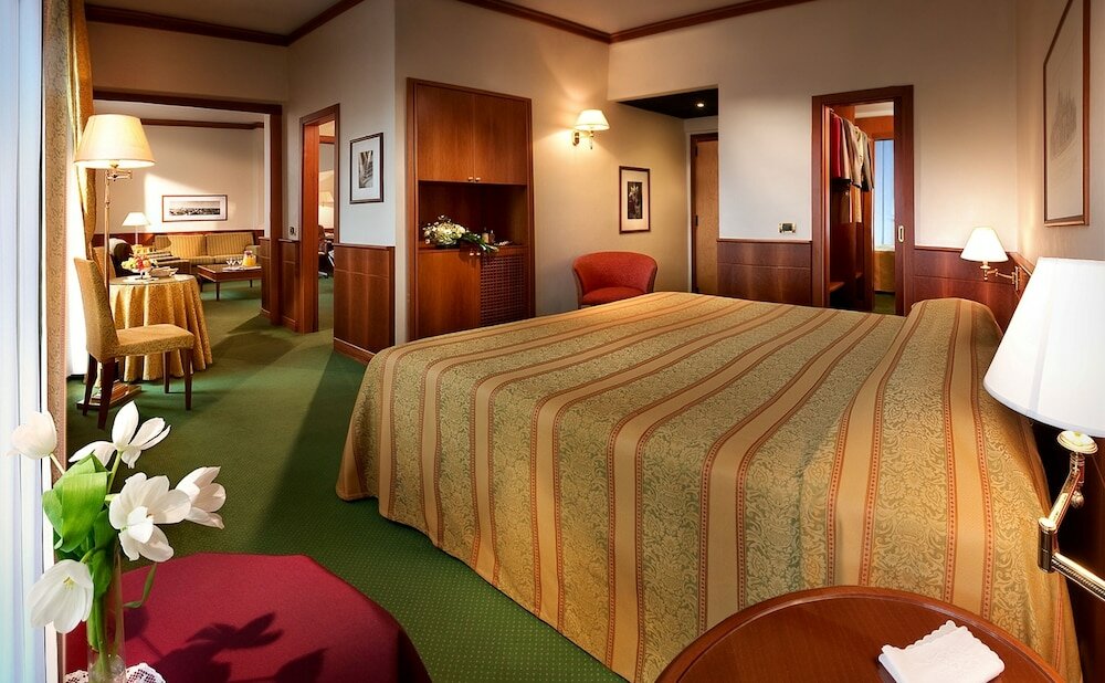 Фото Hotel Cavour