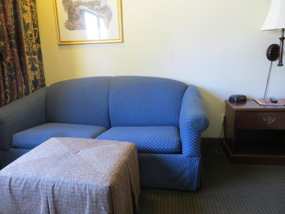 Фото Portside Inn & Suites