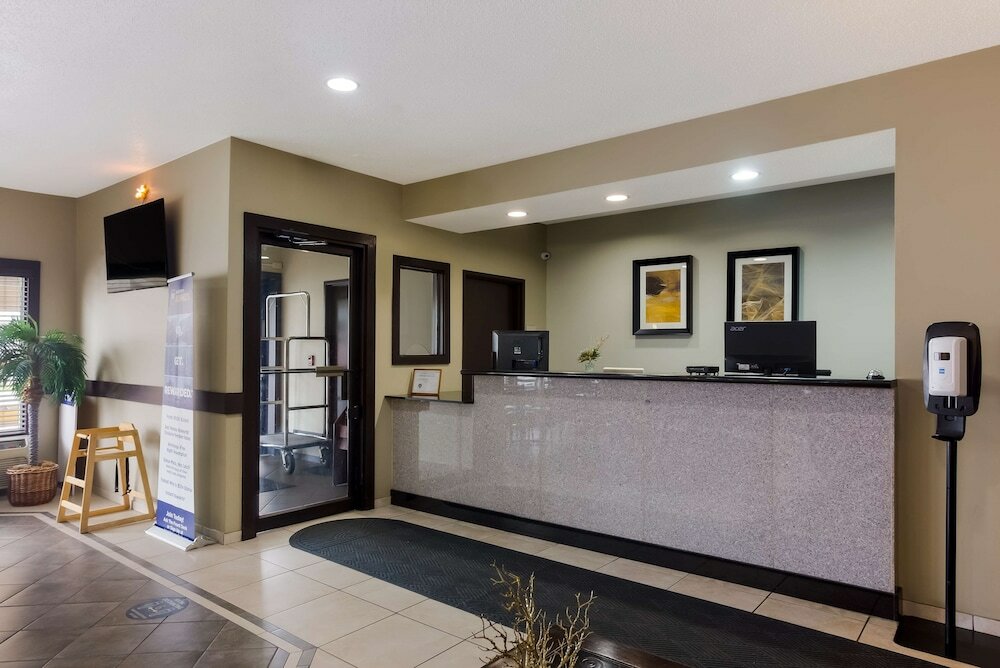 Фото Best Western Crossroads Inn