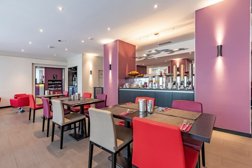 Фото Hotel Les Nations