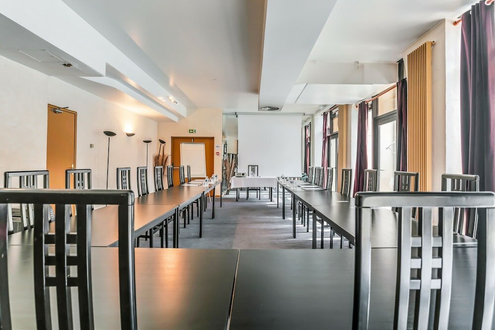 Фото Hotel du Theatre