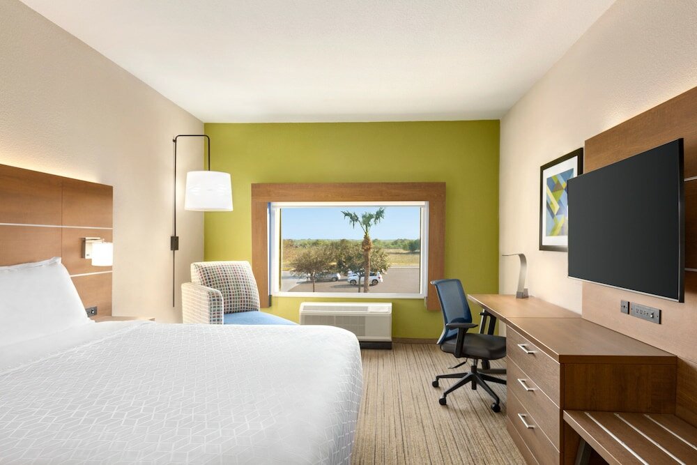Фото Holiday Inn Express Hotel & Suites Mission-McAllen Area, an Ihg Hotel