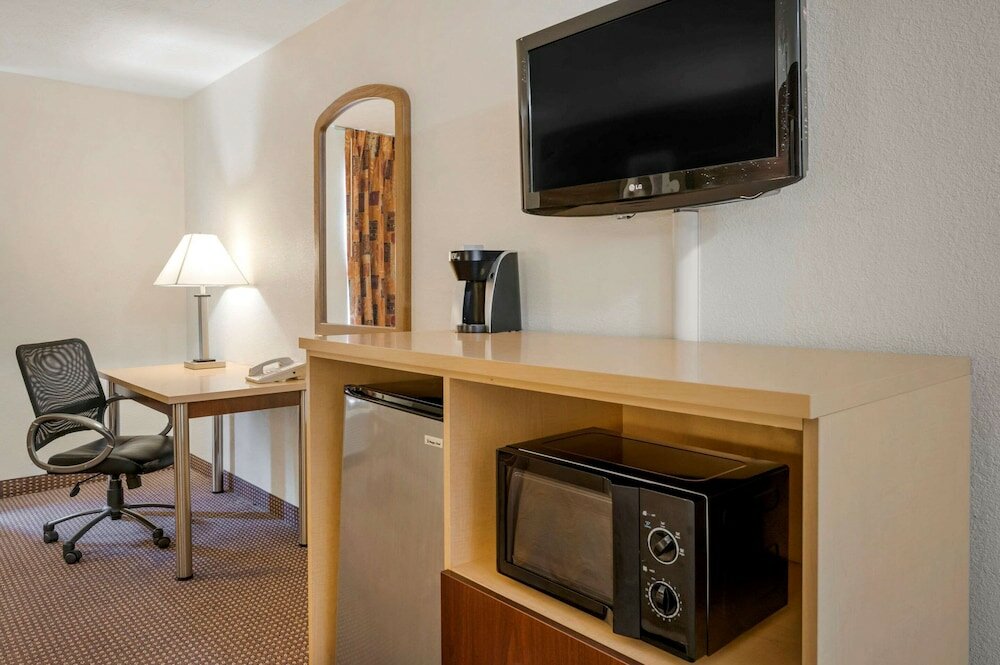 Фото Quality Inn & Suites