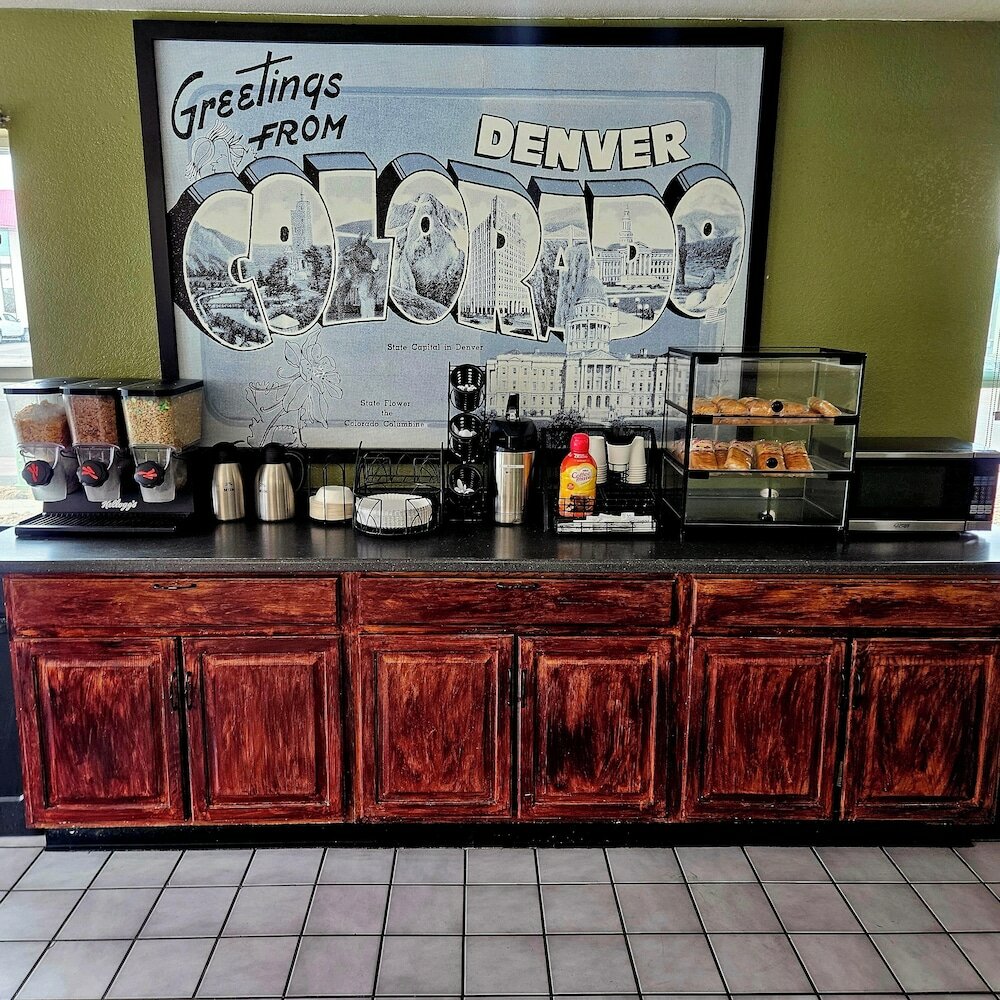 Фото Super 8 by Wyndham Denver Central