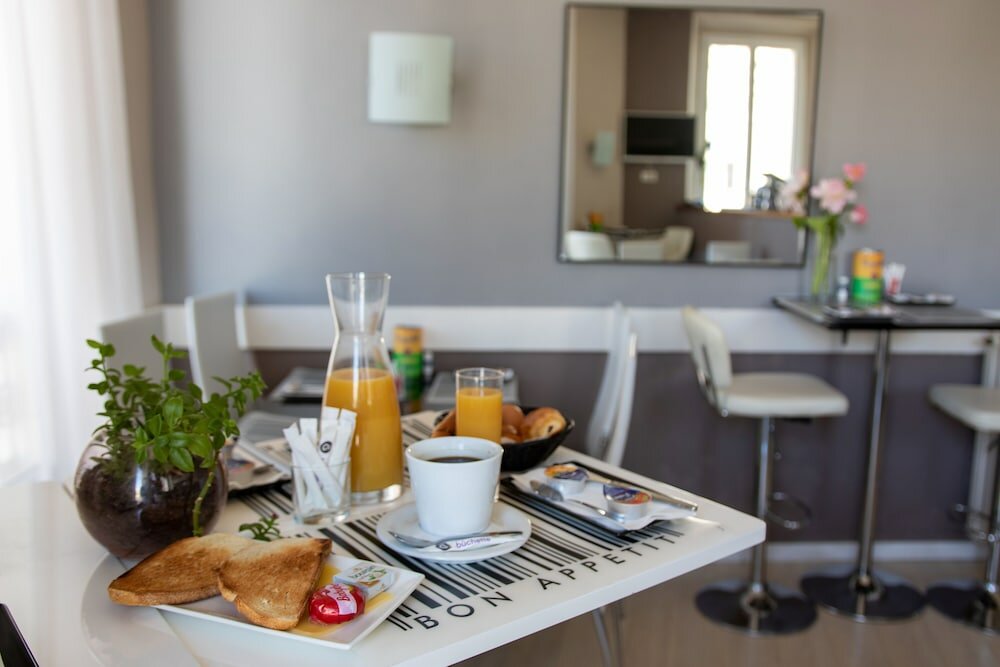 Фото Hotel Amirauté