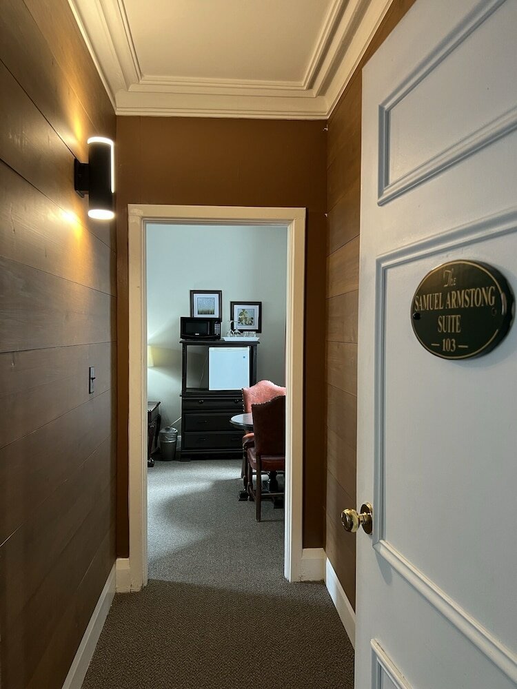 Фото Inn at the Falls