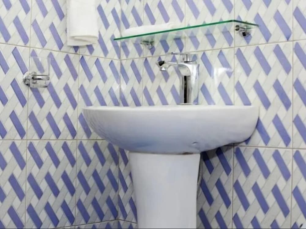 Фото The Hub Hotel