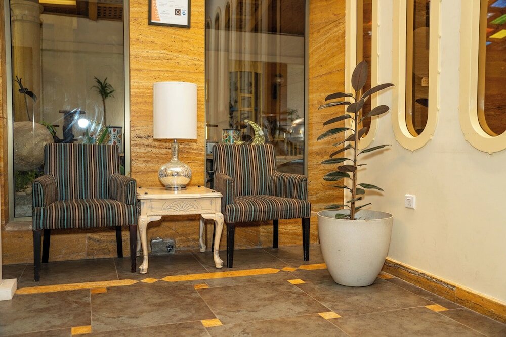 Фото Captain's Hotel