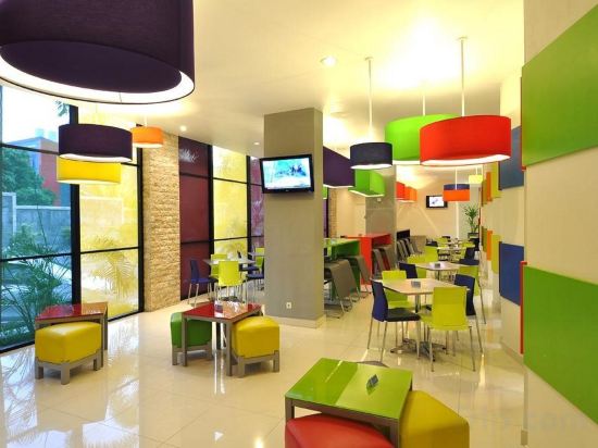 Фото Pop! Hotel Bsd City Tangerang