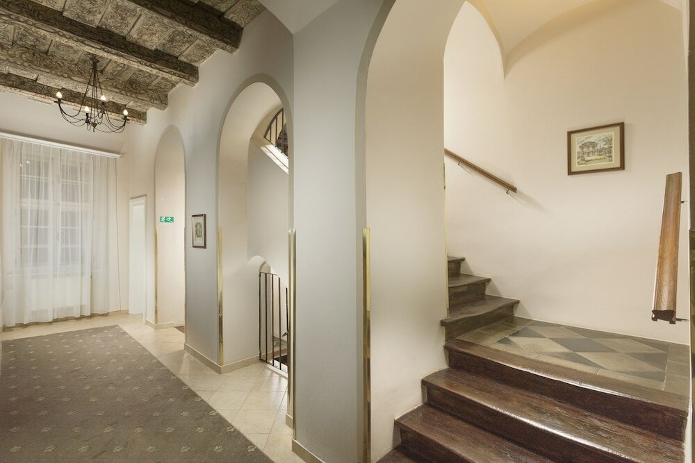 Фото Hotel Pod Vezi