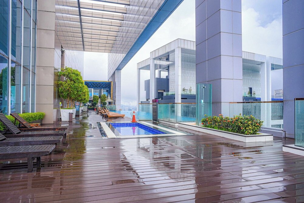 Фото The Hollwood Suites at Platinum