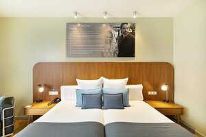 Zinema7 (Jaen, Calle Sagrada Familia, 1), hotel