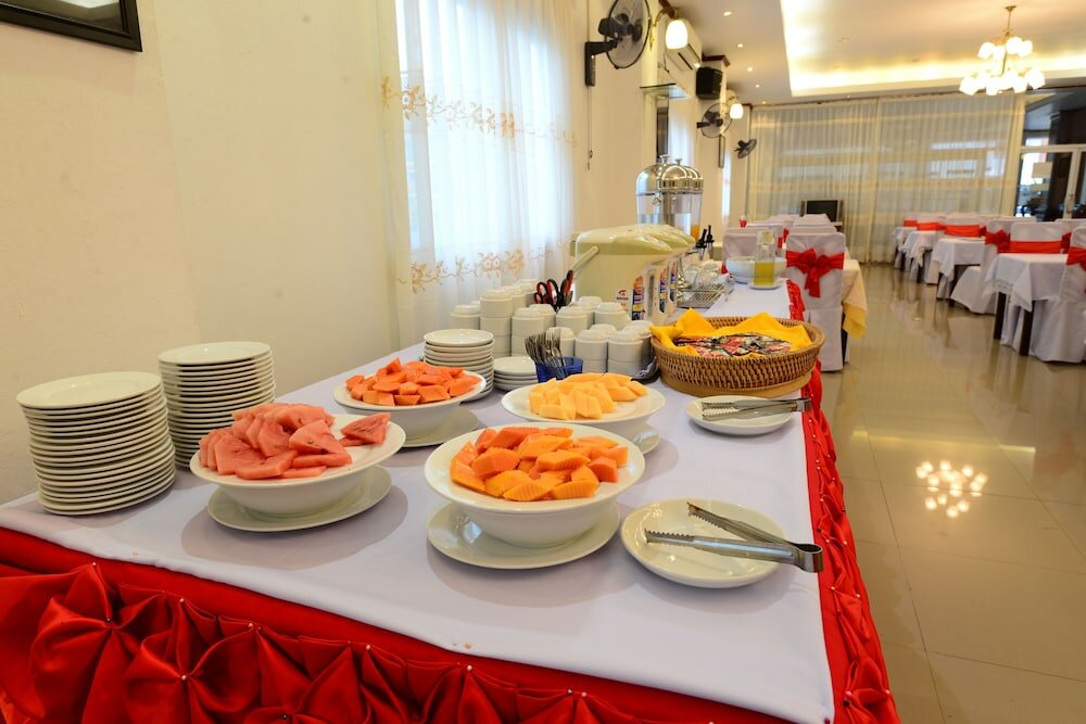 Фото Douangpraseuth Hotel