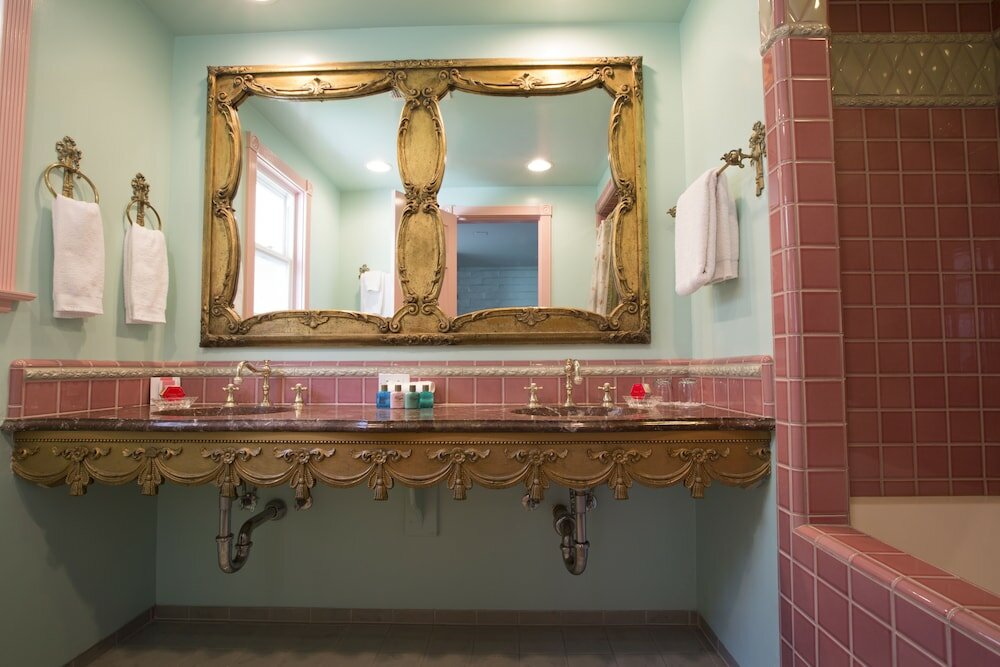 Фото Madonna Inn