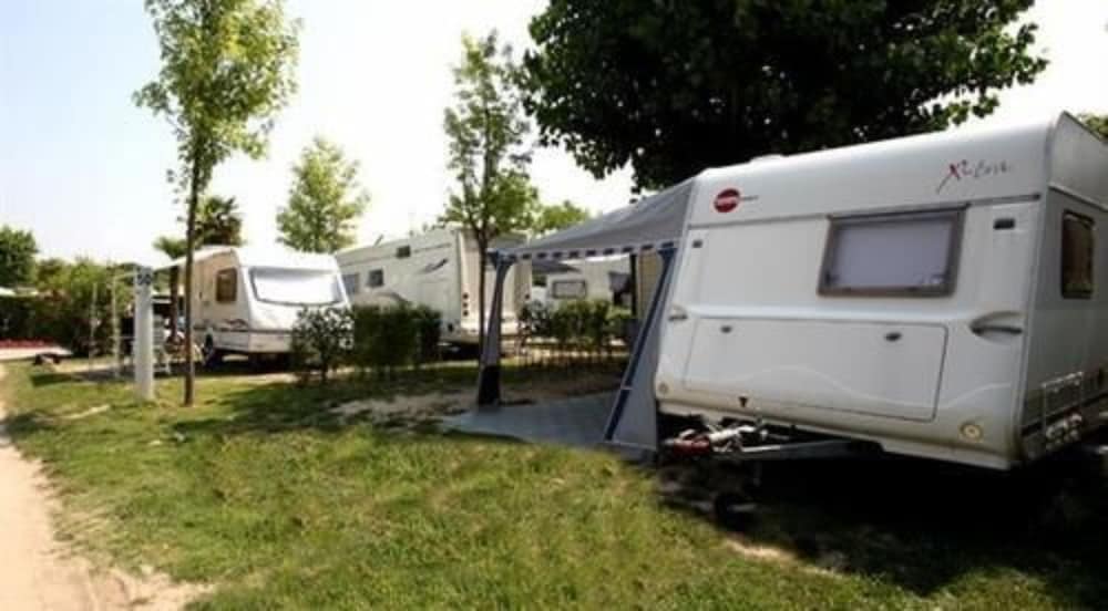 Фото Butterfly Camping Village