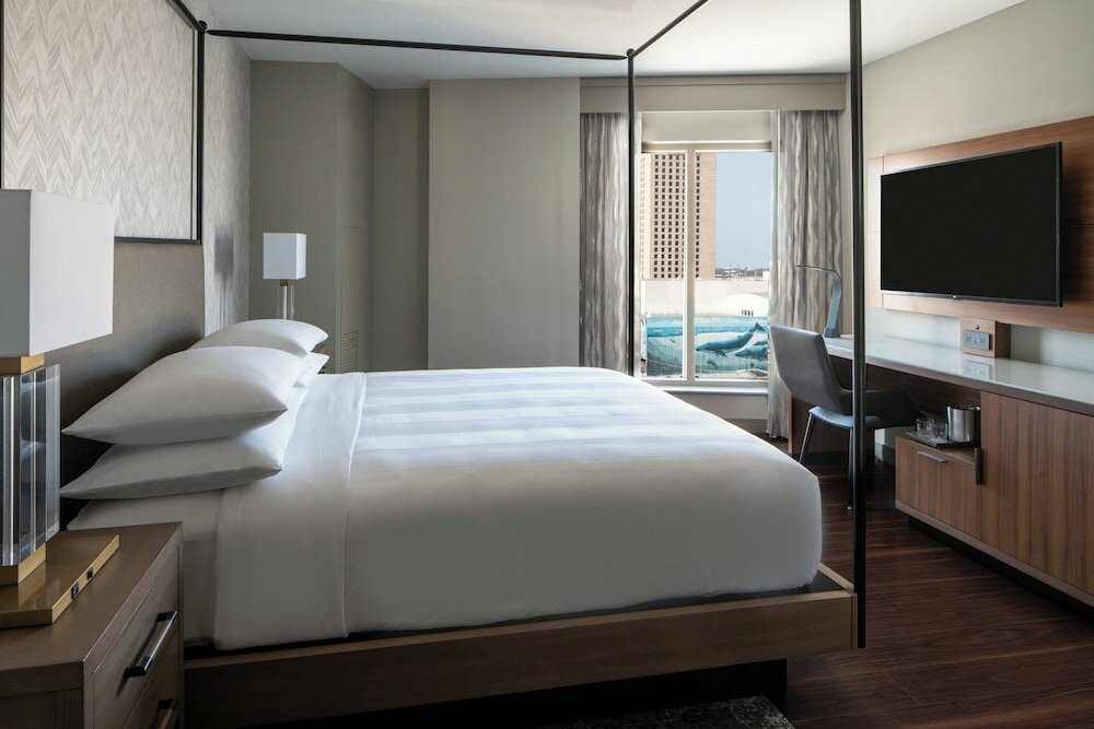 Фото New Orleans Marriott Warehouse Arts District