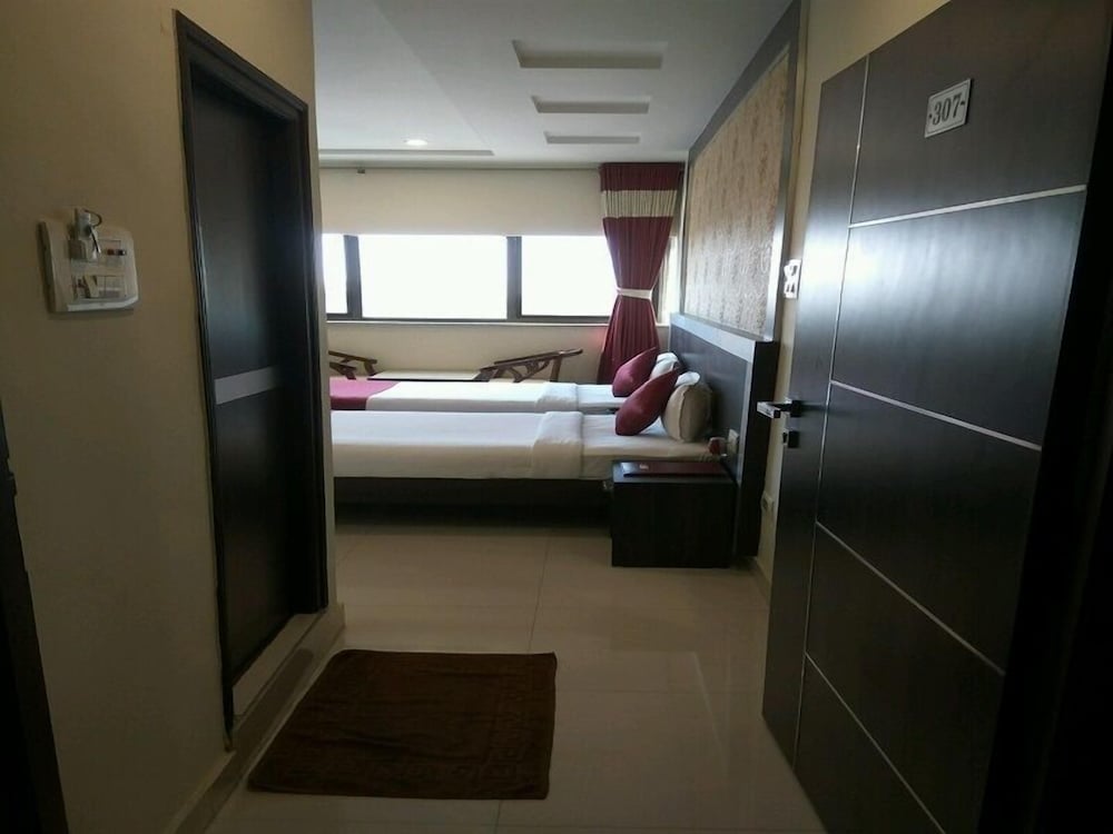 Фото Hotel Olympia Inn