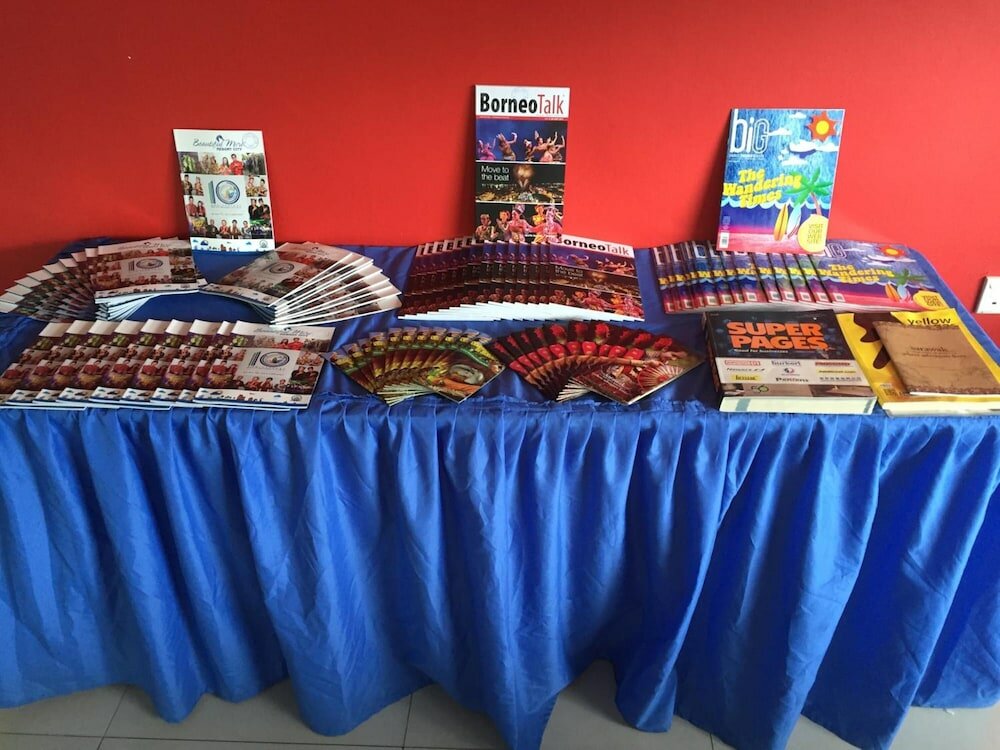 Фото Raja Inn Hotel