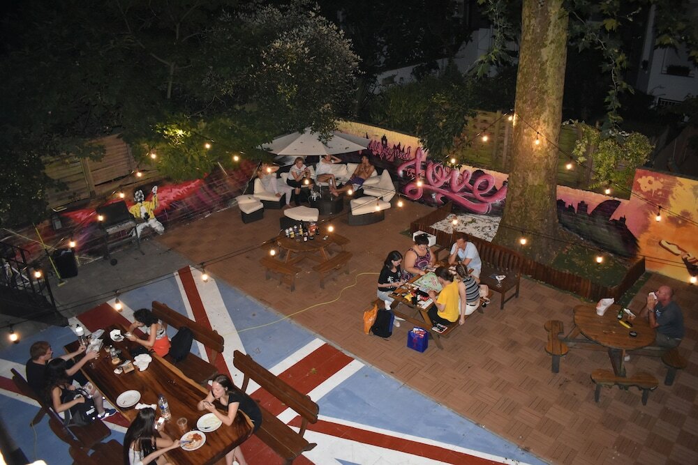 Фото Saint James Backpackers