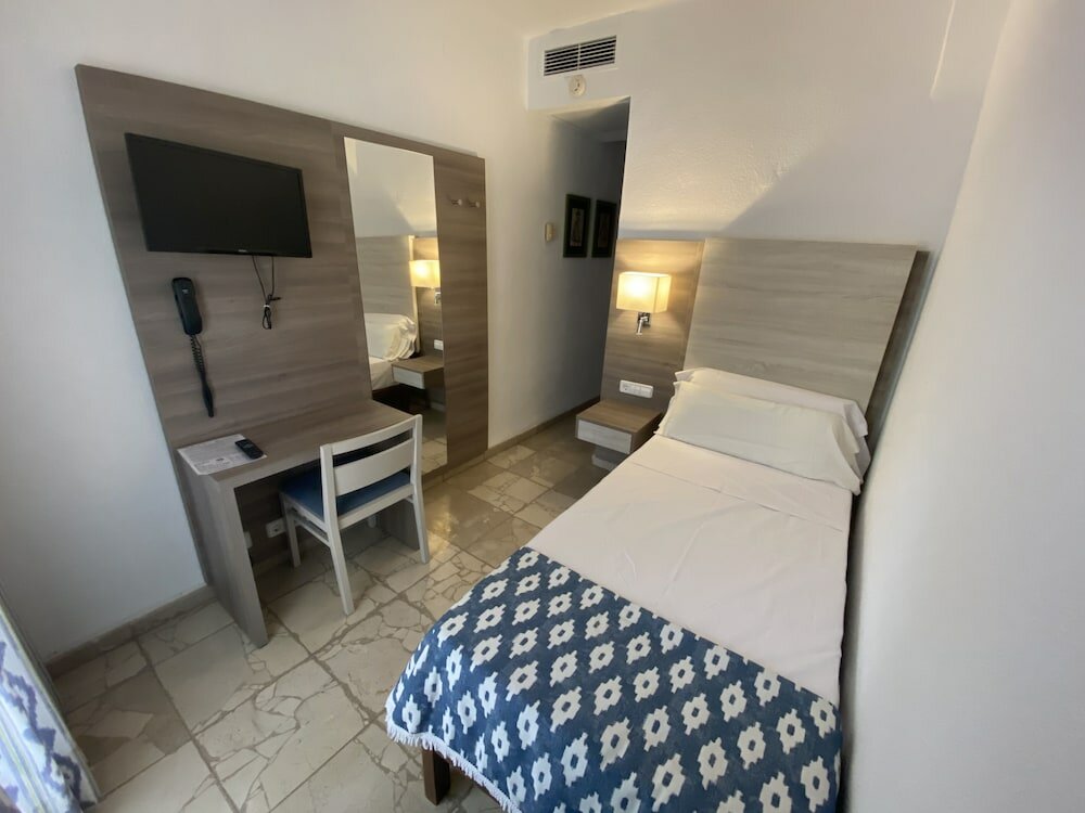 Фото Hostal Villa Rosa