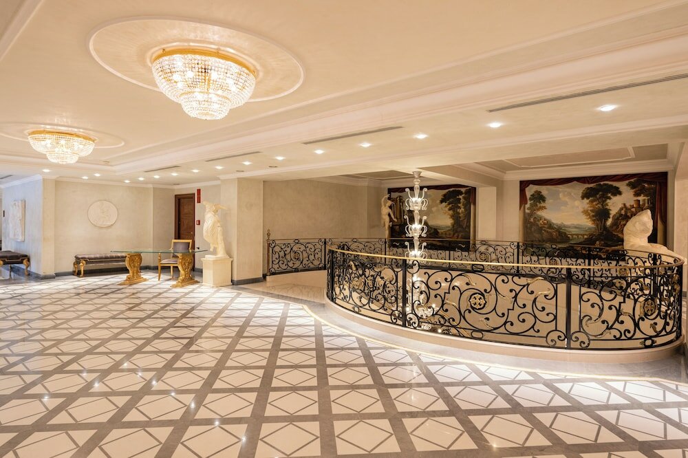 Фото Royal Hotel Carlton