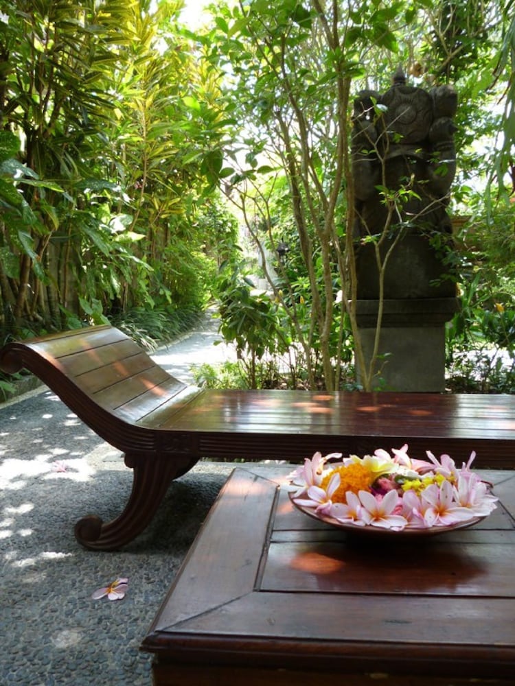 Фото Sama's Cottages and Villas