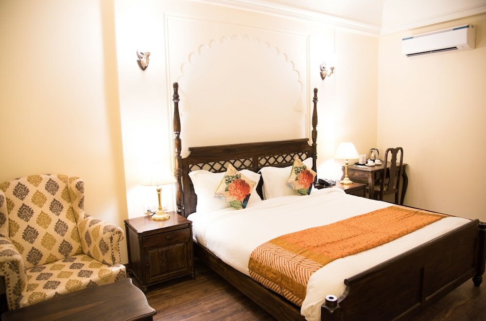 Фото WelcomHeritage Mount Valley Resort, Ranthambore