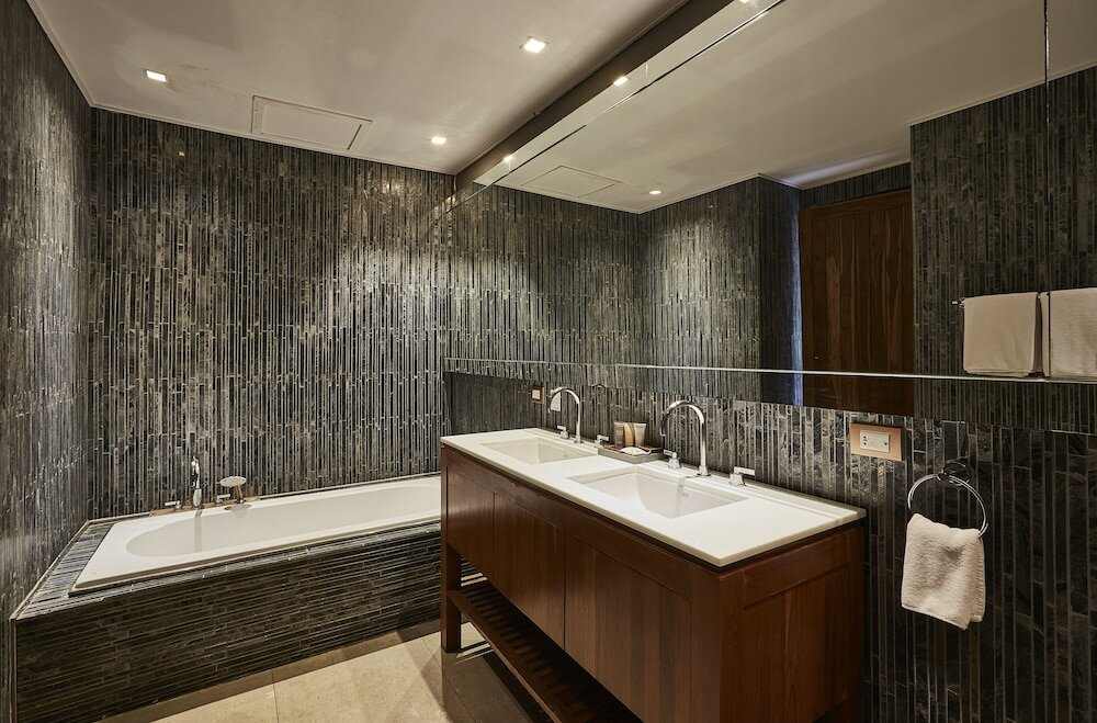 Фото LUXX Langsuan Hotel