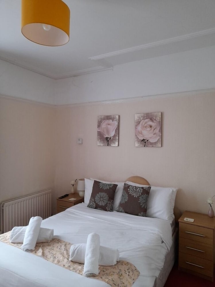 Фото Weatherbury Hotel