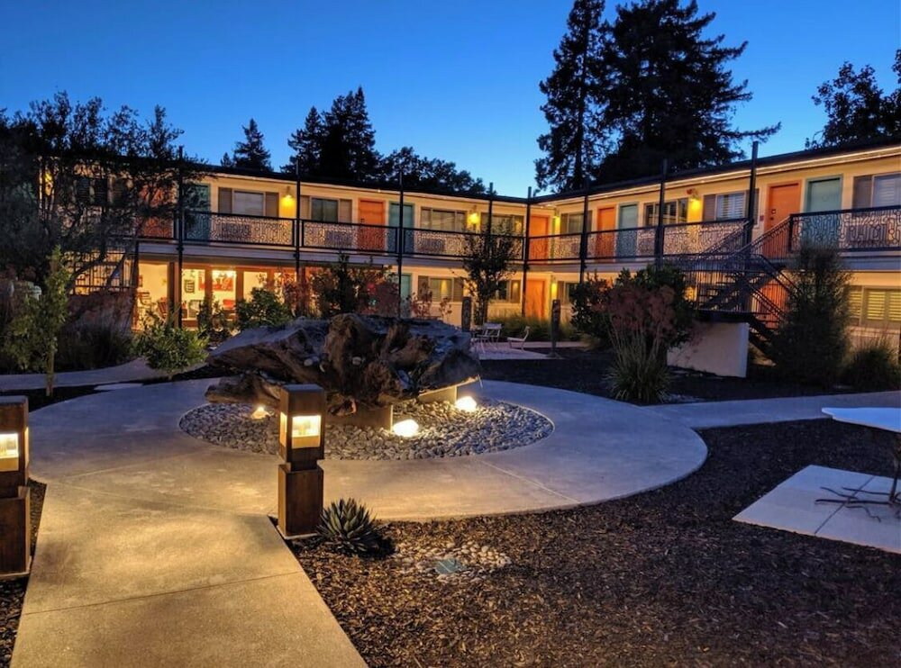 Фото отеля 2