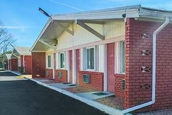 Гостиница Travelodge by Wyndham Bay Shore Long Island в Ислипе