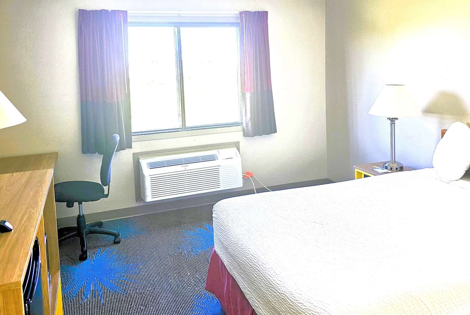 Фото Days Inn by Wyndham North Sioux City