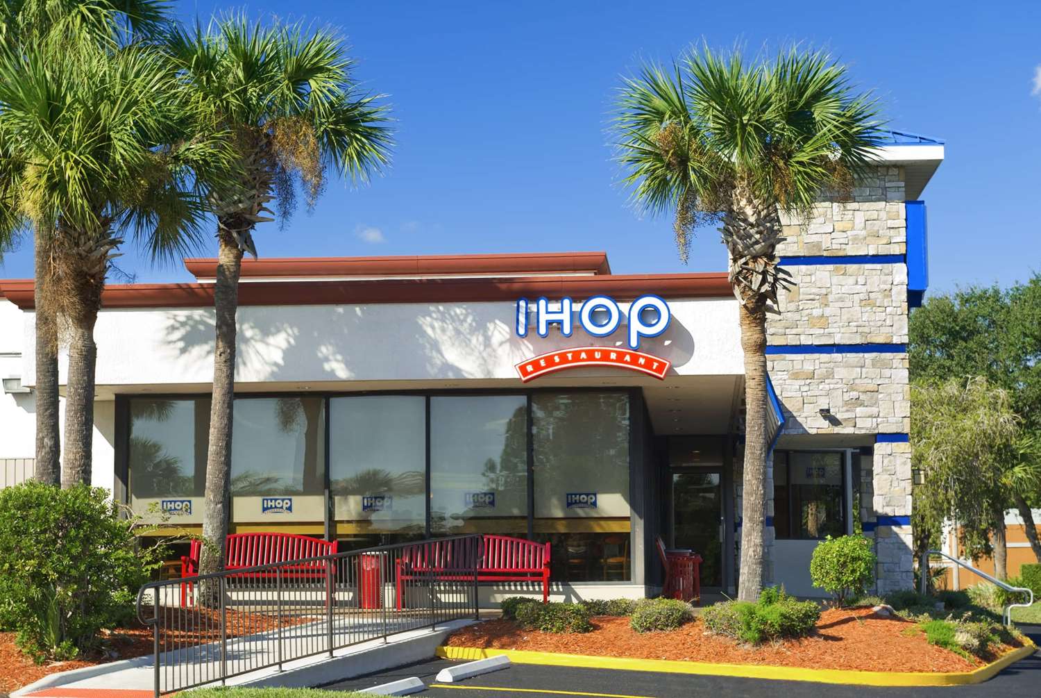 Фото Days Inn by Wyndham Orlando Conv. Center/International Dr