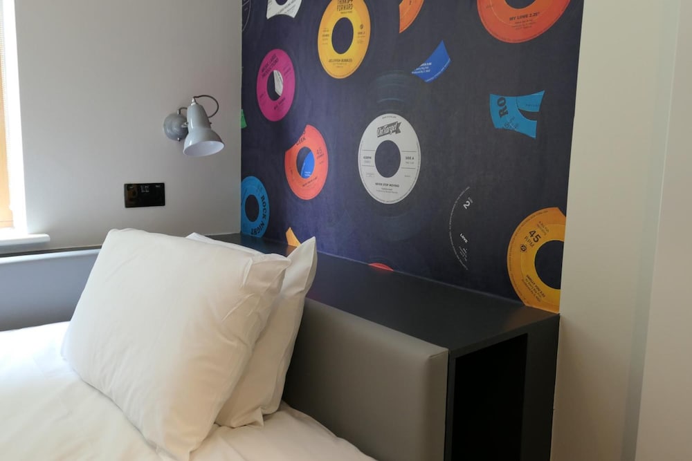 Фото Jonas Hotel