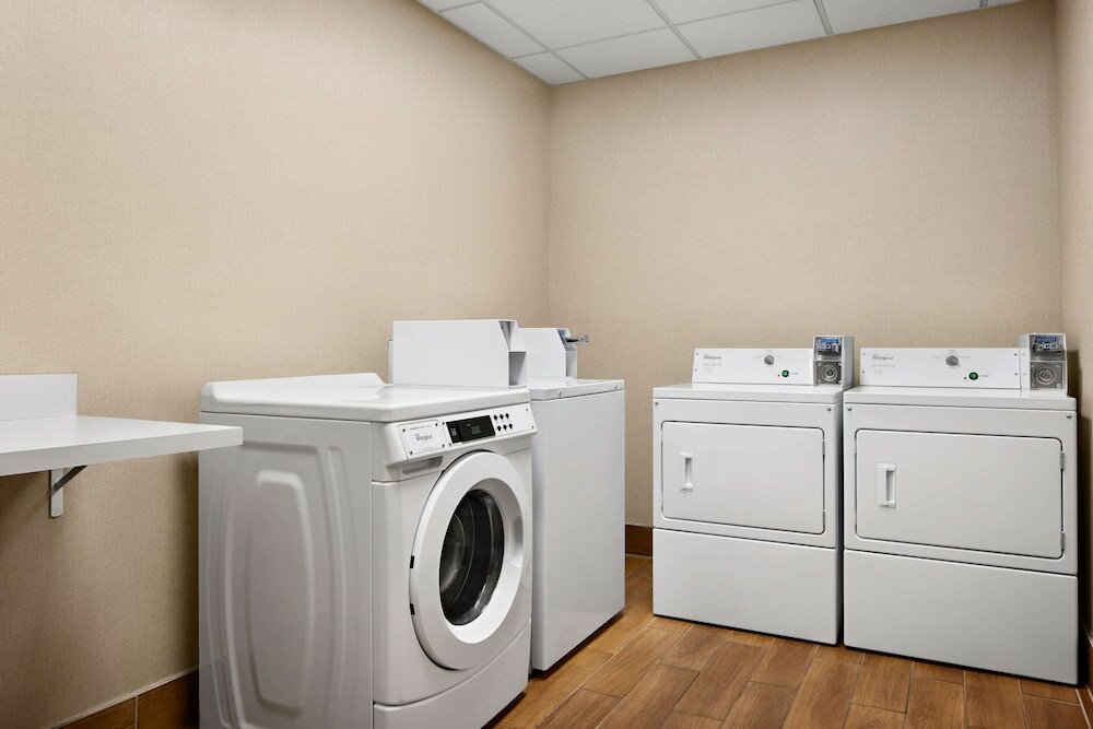 Фото Hampton Inn & Suites West Haven