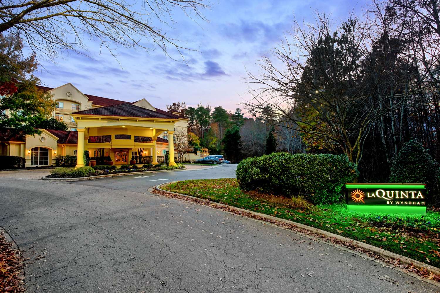 Фото La Quinta Inn & Suites by Wyndham Raleigh Crabtree