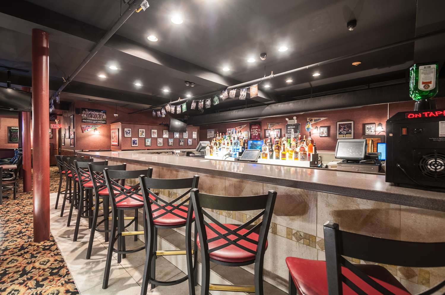 Фото Rodeway Inn & Suites