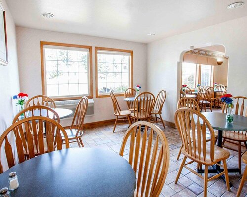 Гостиница Quality Inn & Suites Bremerton near Naval Shipyard в Бремертоне