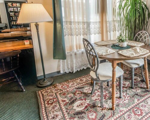Гостиница Econo Lodge Altoona I-99 в Алтуне