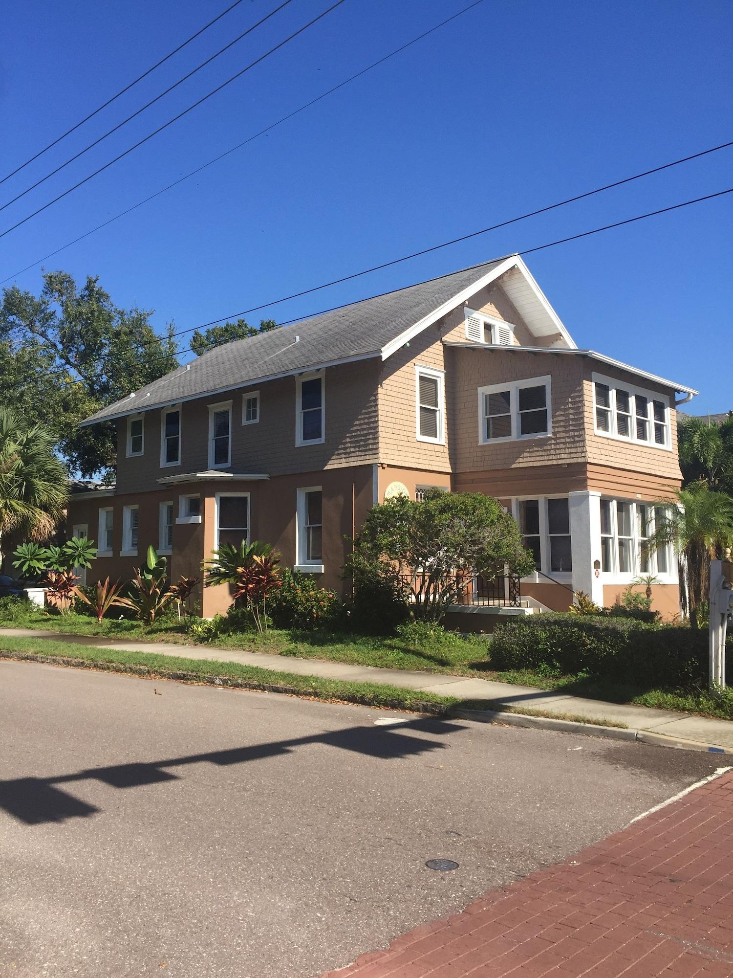 Фото Mansion Inn