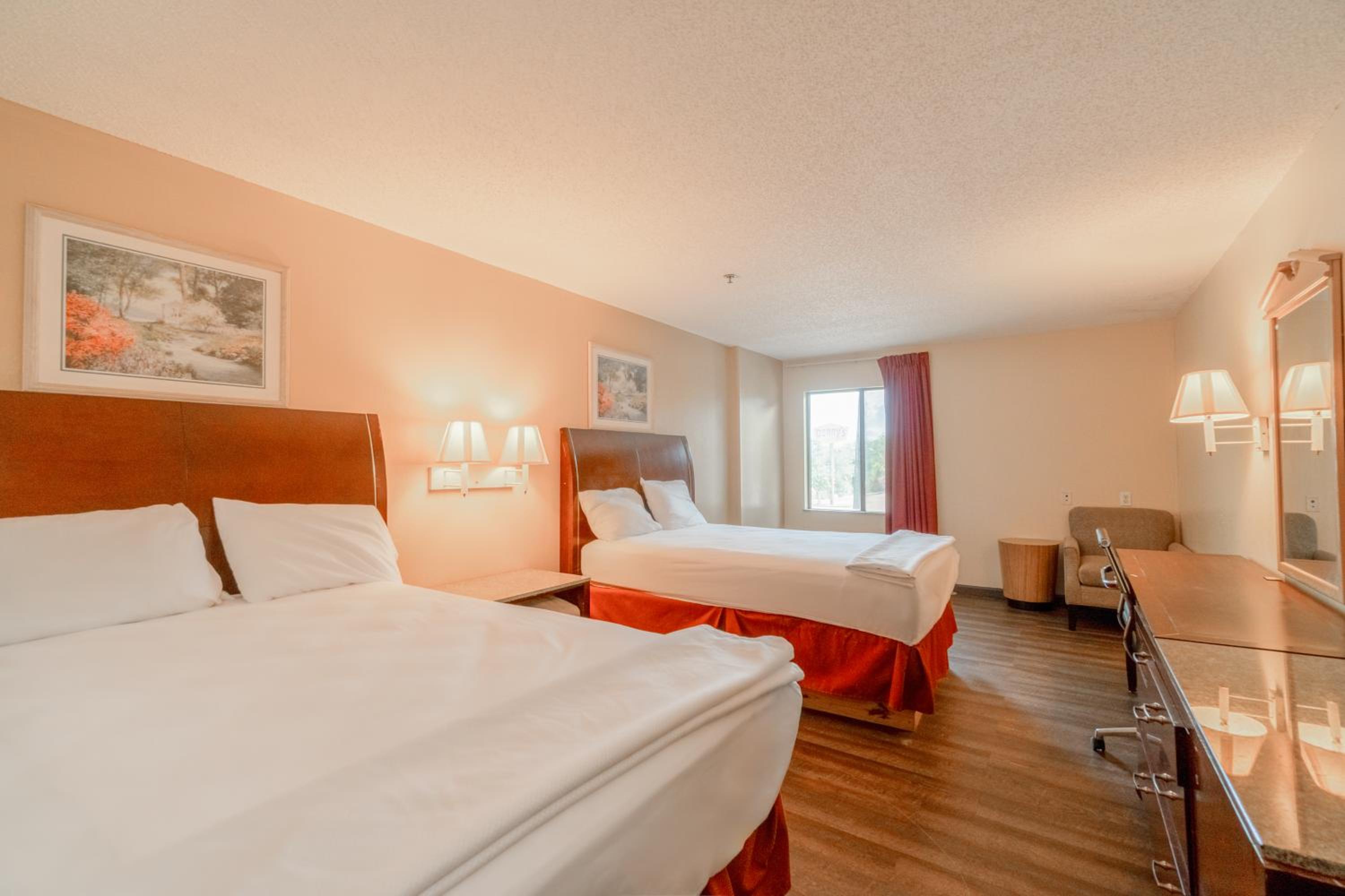 Фото Fairway Inn La Porte