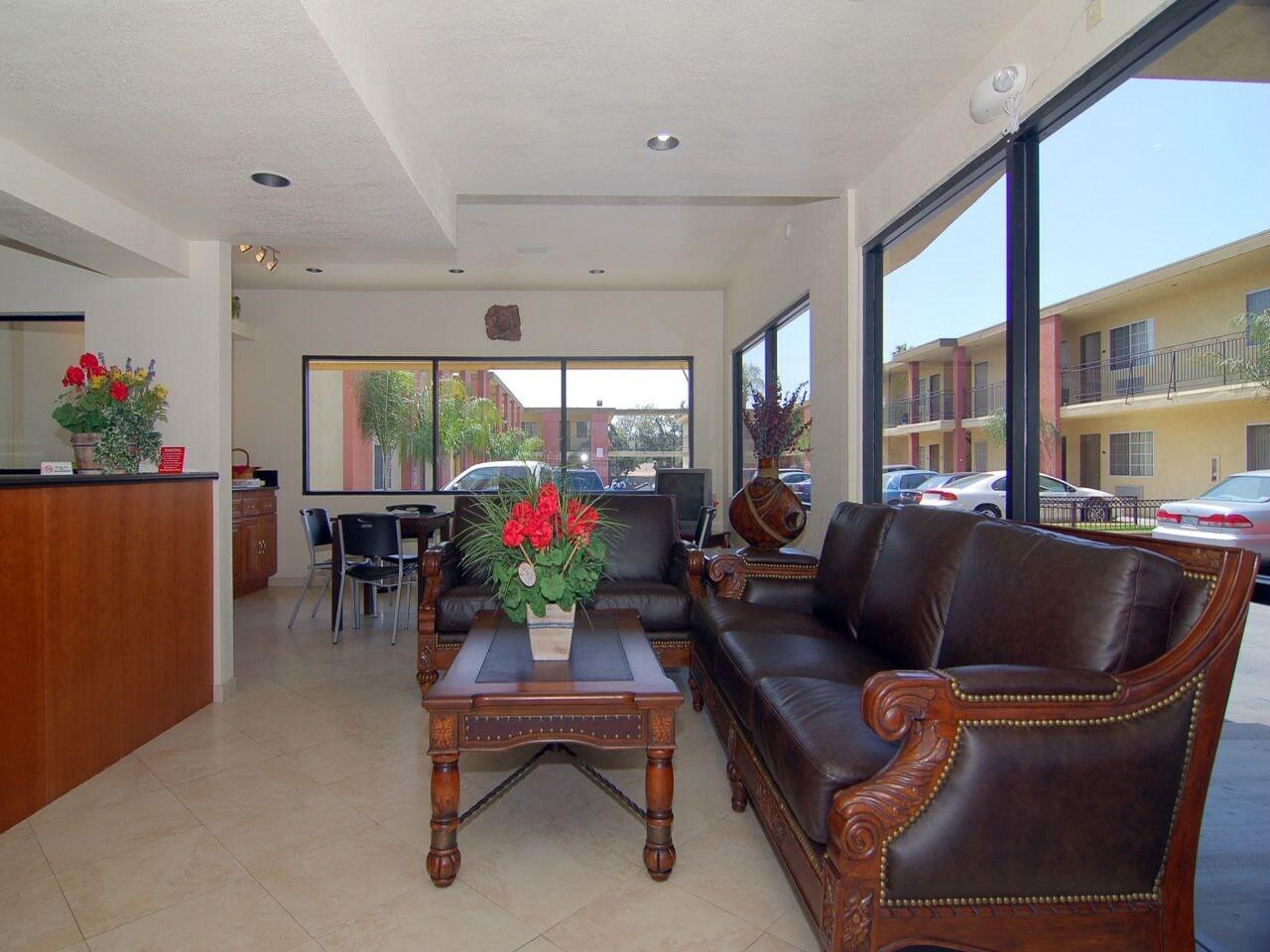 Фото American Inn & Suites